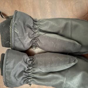 Black Women's Mittens